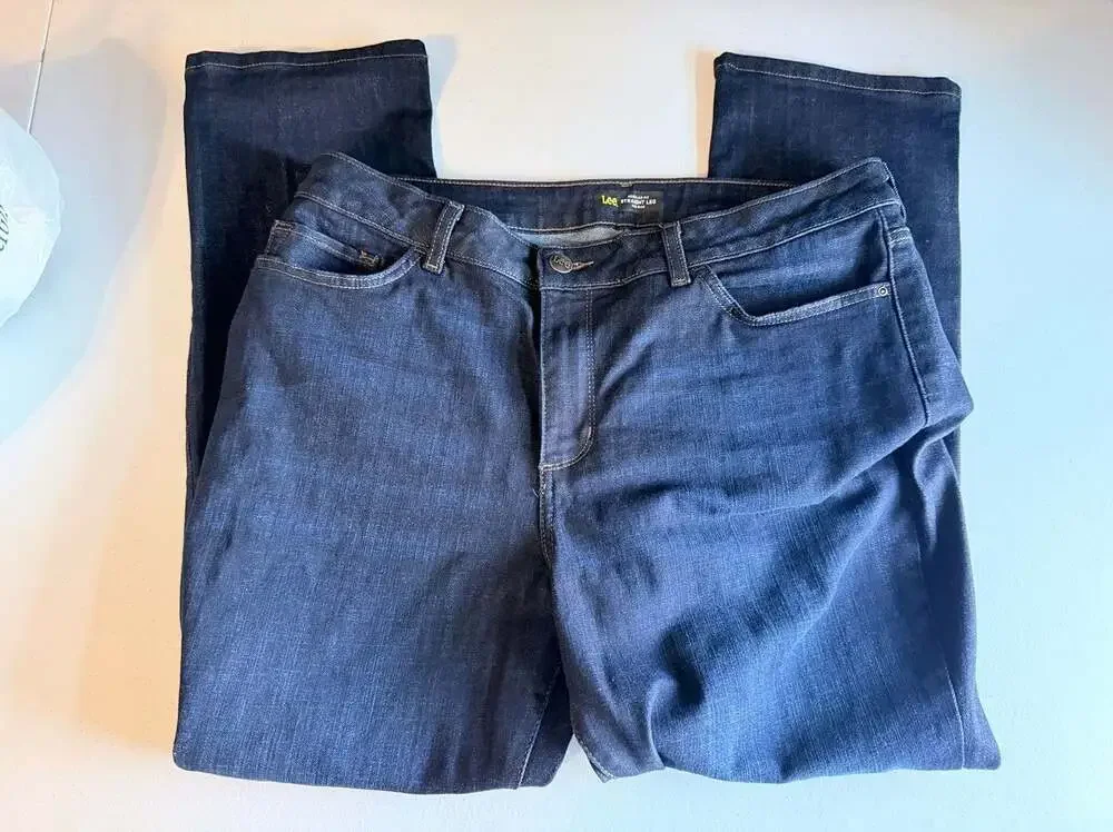 Lee Women's Regular Fit Straight Leg Mid Rise Jeans Dark Wash Size 18 Short  KD